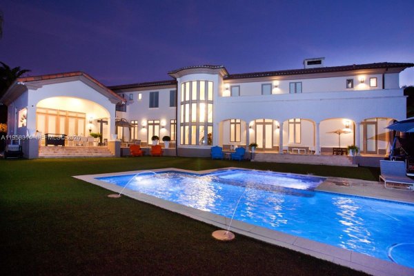 165 Paloma Dr Coral Gables, FL 33143