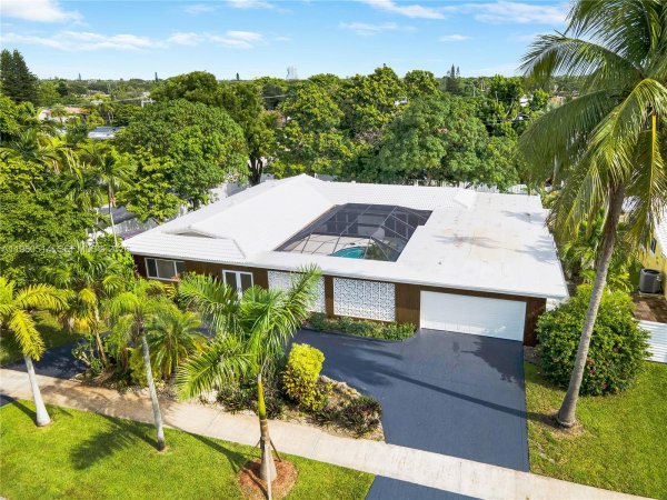 4731 Pierce St Hollywood, FL 33021