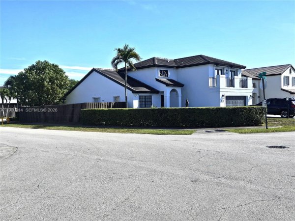 7301 SW 159th Ave #1 Miami, FL 33193