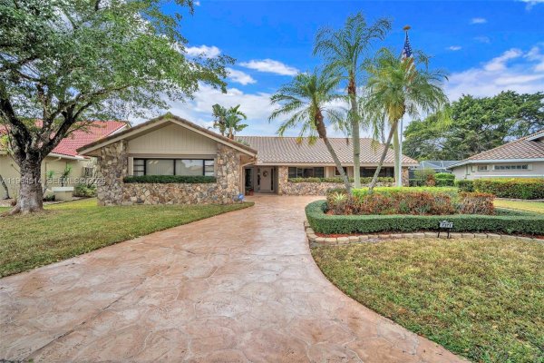 7371 NW 83rd Way Tamarac, FL 33321