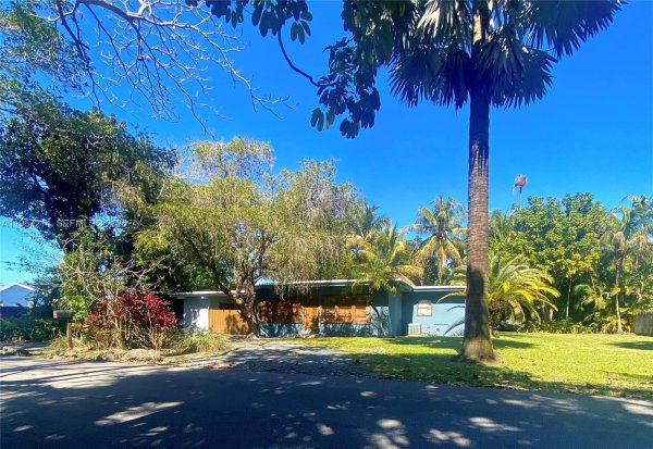 5975 SW 60th St South Miami, FL 33143