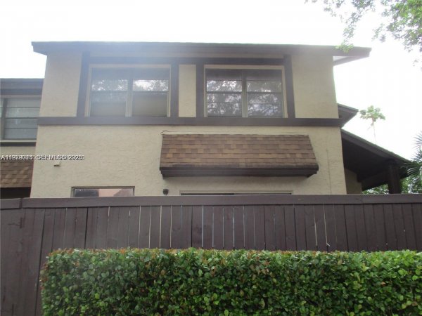 1760 Bayberry Dr Pembroke Pines, FL 33024