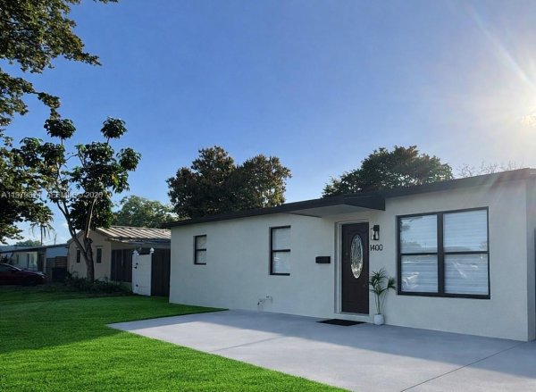 1400 N 70th Ter Hollywood, FL 33024