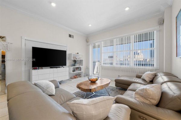 3725 S Ocean Dr #PH18 Hollywood, FL 33019