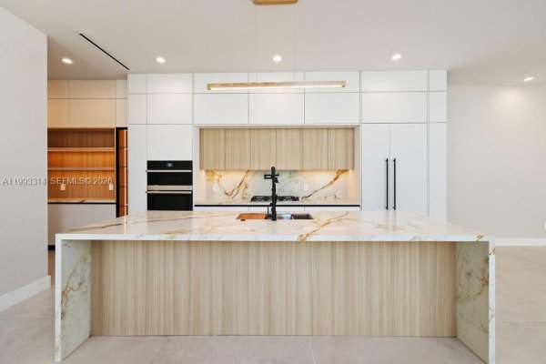 804 NE 16th Ter Fort Lauderdale, FL 33304