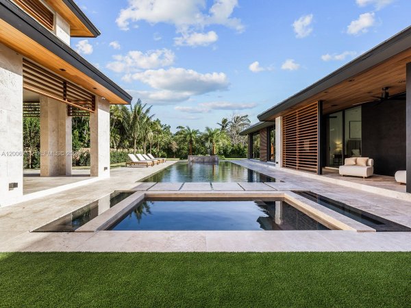 6690 SW 96th St Pinecrest, FL 33156