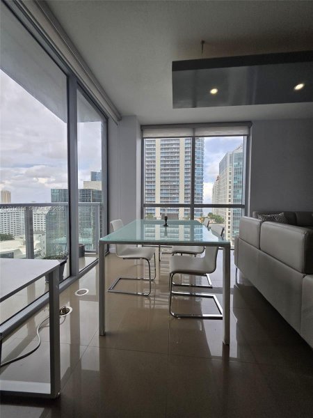 1060 Brickell Ave #2201 Miami, FL 33131