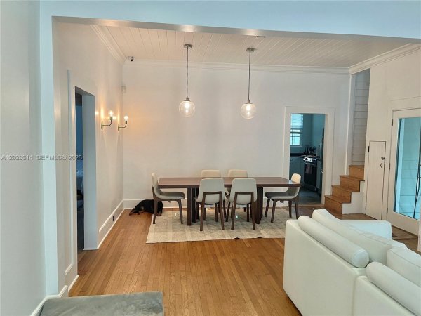 27 NE 49th St Miami, FL 33137
