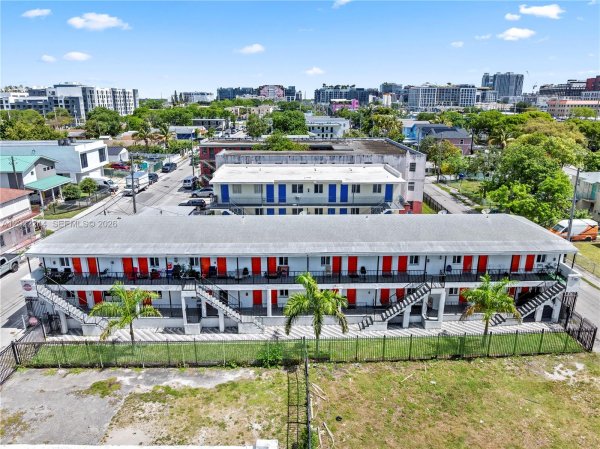 1829 NW 2nd Ct Miami, FL 33136