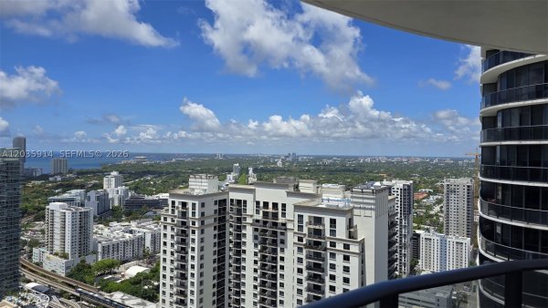45 SW 9th St #3906 Miami, FL 33130