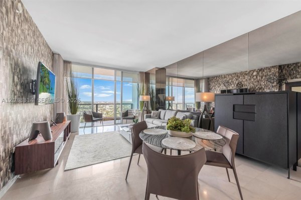 88 SW 7th St #3806 Miami, FL 33130