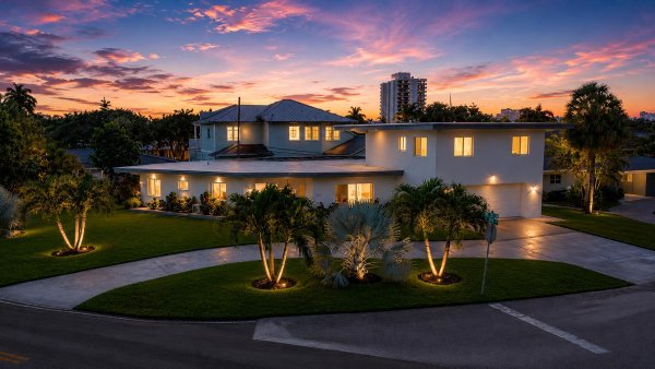 2812 NE 27th Lighthouse Point, FL 33064