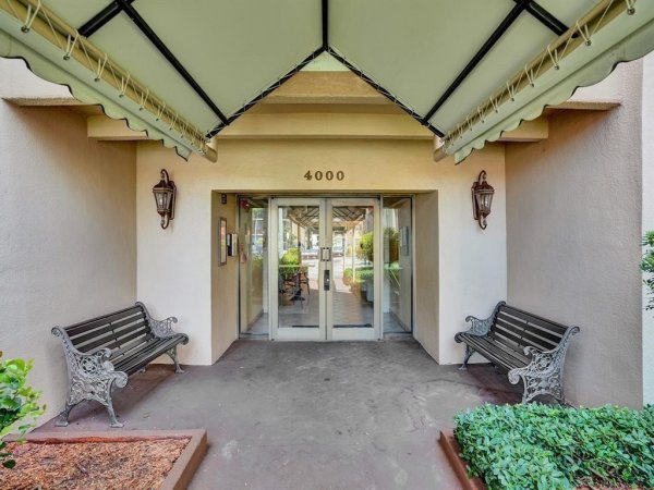 4000 N Hills #25 Hollywood, FL 33021