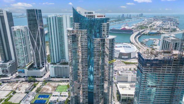 851 NE 1st #3512 Miami, FL 33132