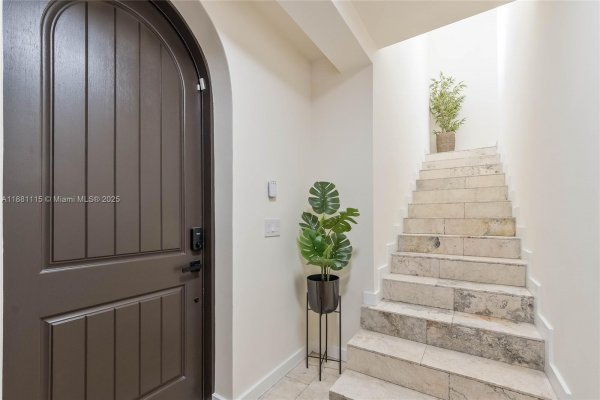 345 Madeira Ave #345 Coral Gables, FL 33134