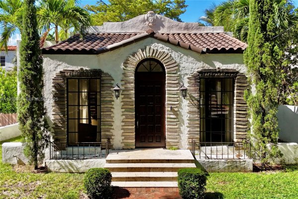 3718 Sheridan Ave Miami Beach, FL 33140