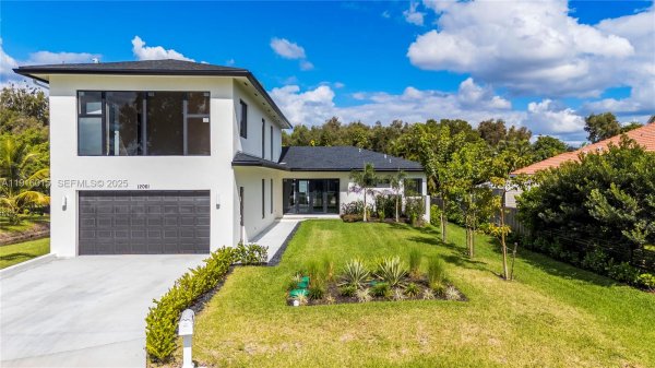 12061 NW 26th St Plantation, FL 33323