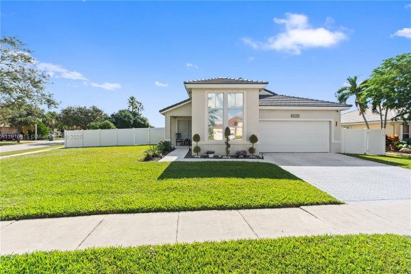 16120 SW 11th St Pembroke Pines, FL 33027