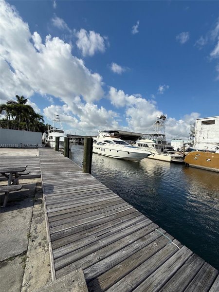 3551 NW 20th St Miami, FL 33142