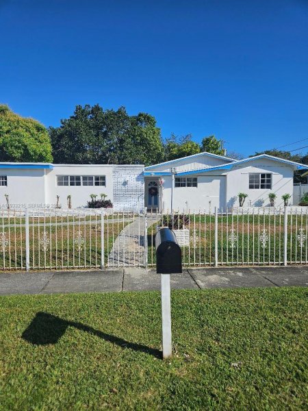 17601 SW 108th Ct Miami, FL 33157