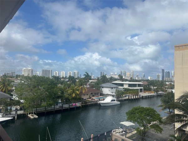 2903 N Miami Bch Blvd #409 North Miami Beach, FL 33160