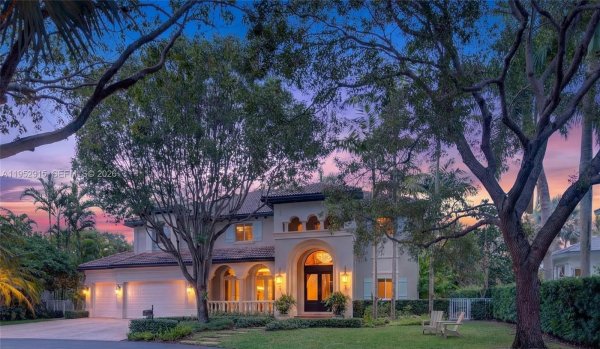 Undisclosed Address Palmetto Bay, FL 33157