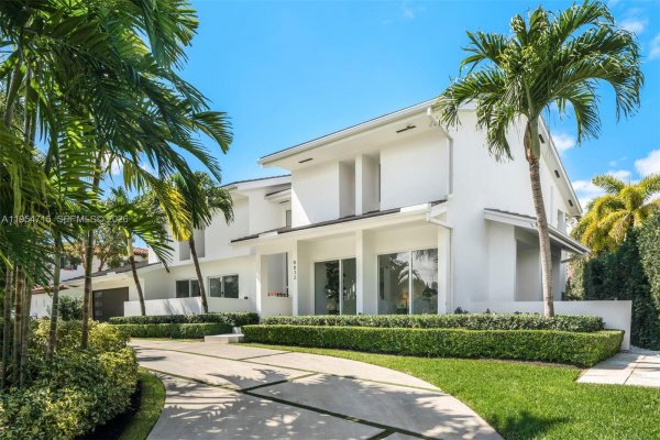 6832 Sunrise Ct Coral Gables, FL 33133