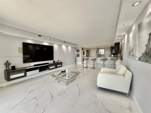 1770 NE 191st St #717-1 Miami, FL 33179