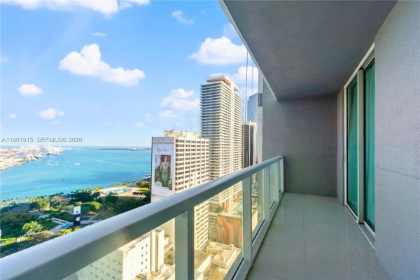 253 NE 2nd St #3105 Miami, FL 33132