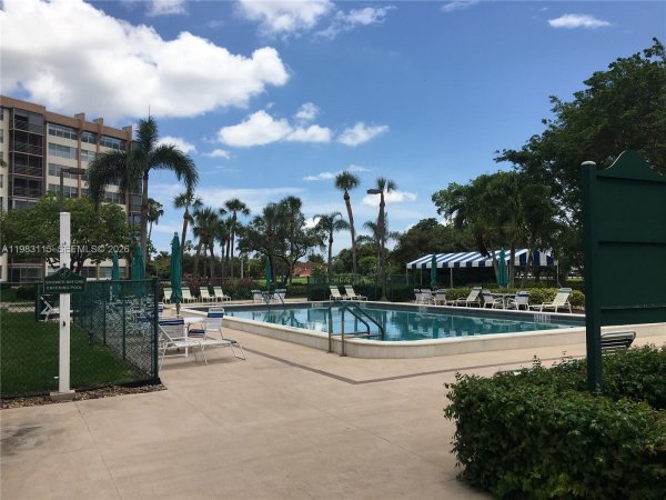 1100 Saint Charles Pl #215 Pembroke Pines, FL 33026