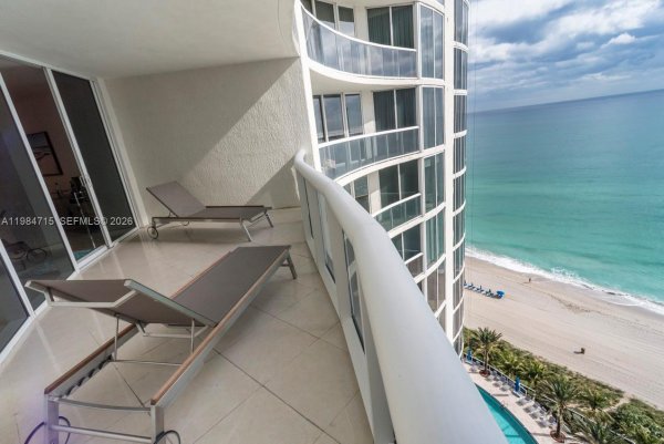 17201 Collins Ave #2104 Sunny Isles Beach, FL 33160