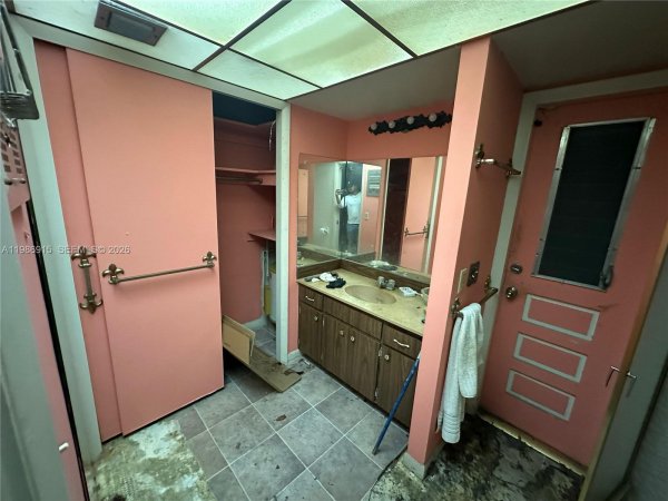 258 SW 8th St Dania Beach, FL 33004