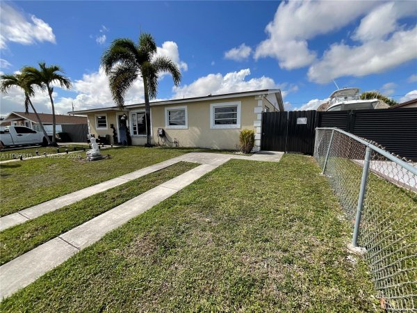 11801 SW 172nd St #2 Miami, FL 33177