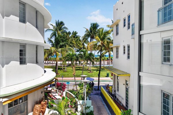1250 Ocean Dr #3F Miami Beach, FL 33139