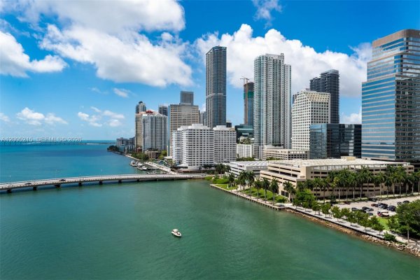 801 Brickell Key Blvd #1503 Miami, FL 33131
