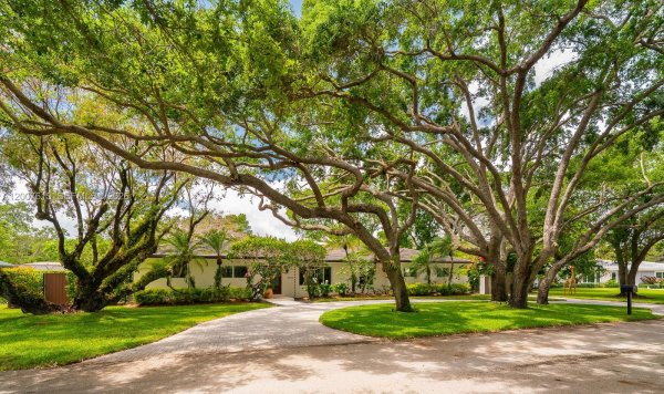 16032 SW 74th Pl Palmetto Bay, FL 33157