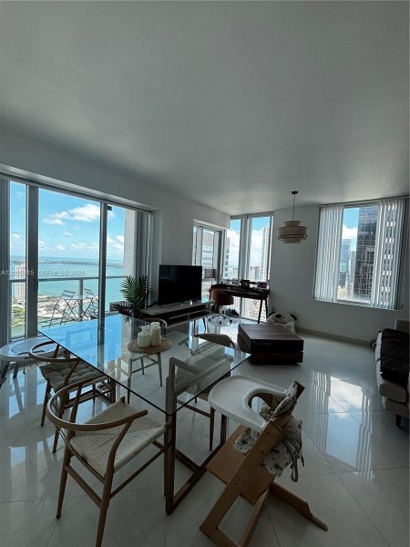 500 Brickell Ave #4102 Miami, FL 33131