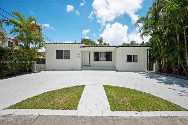 4220 SW 14th St Miami, FL 33134