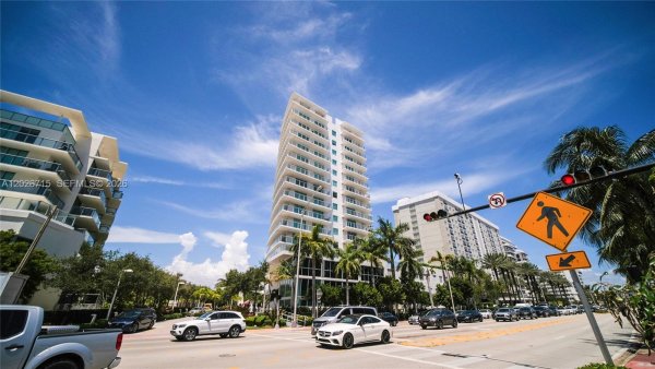 6700 Indian Crk Dr #1102 Miami Beach, FL 33141