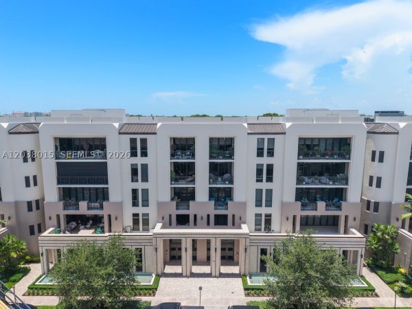 718 Valencia Ave #403 Coral Gables, FL 33134