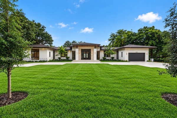 9999 SW 87th Ct Miami, FL 33176