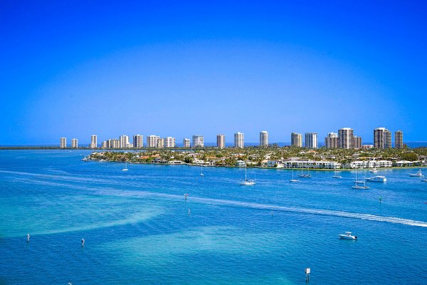 2640 Lake Shr #1416 Riviera Beach, FL 33404