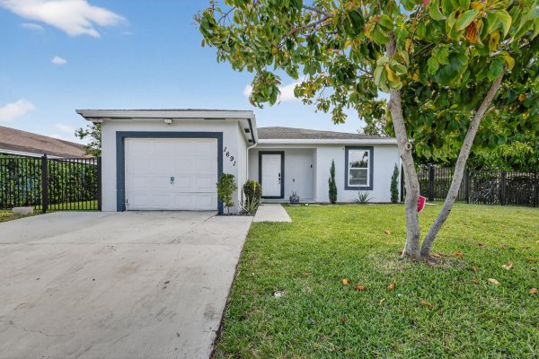 1691 W 26th Riviera Beach, FL 33404