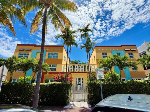 1308 Drexel Ave #204 Miami Beach, FL 33139