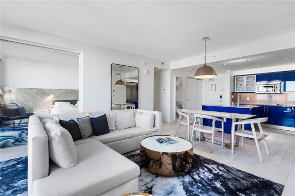 3101 Bayshore #806 Fort Lauderdale, FL 33304