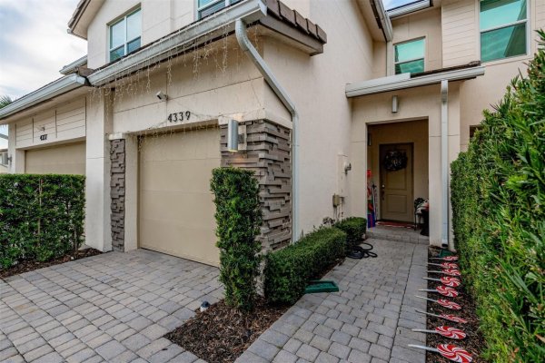 4339 Lago Dr #4339 Pompano Beach, FL 33064