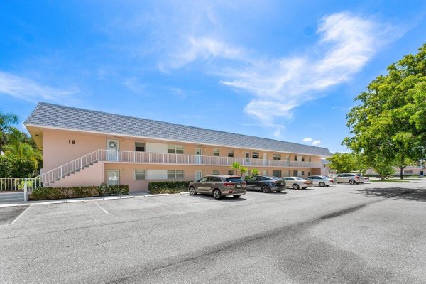18081 SE Country Clb Dr #Bldg 18 Unit 176 Jupiter, FL 33469
