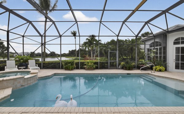 1301 Cape Pointe Vero Beach, FL 32963