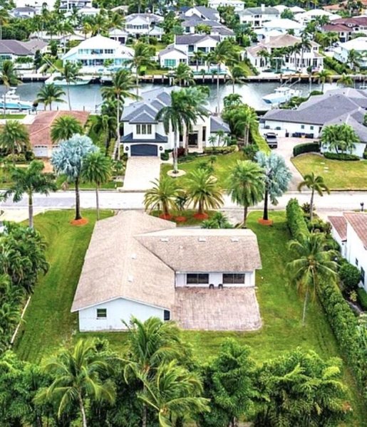 41 Bimini Cv Ocean Ridge, FL 33435