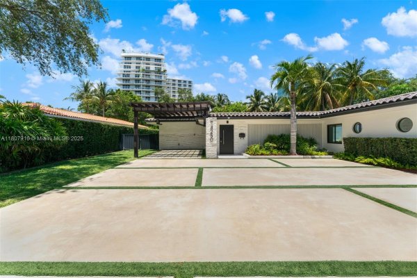 4250 Bay Pt Rd Miami, FL 33137 4250 Bay Pt Rd Miami, FL 33137